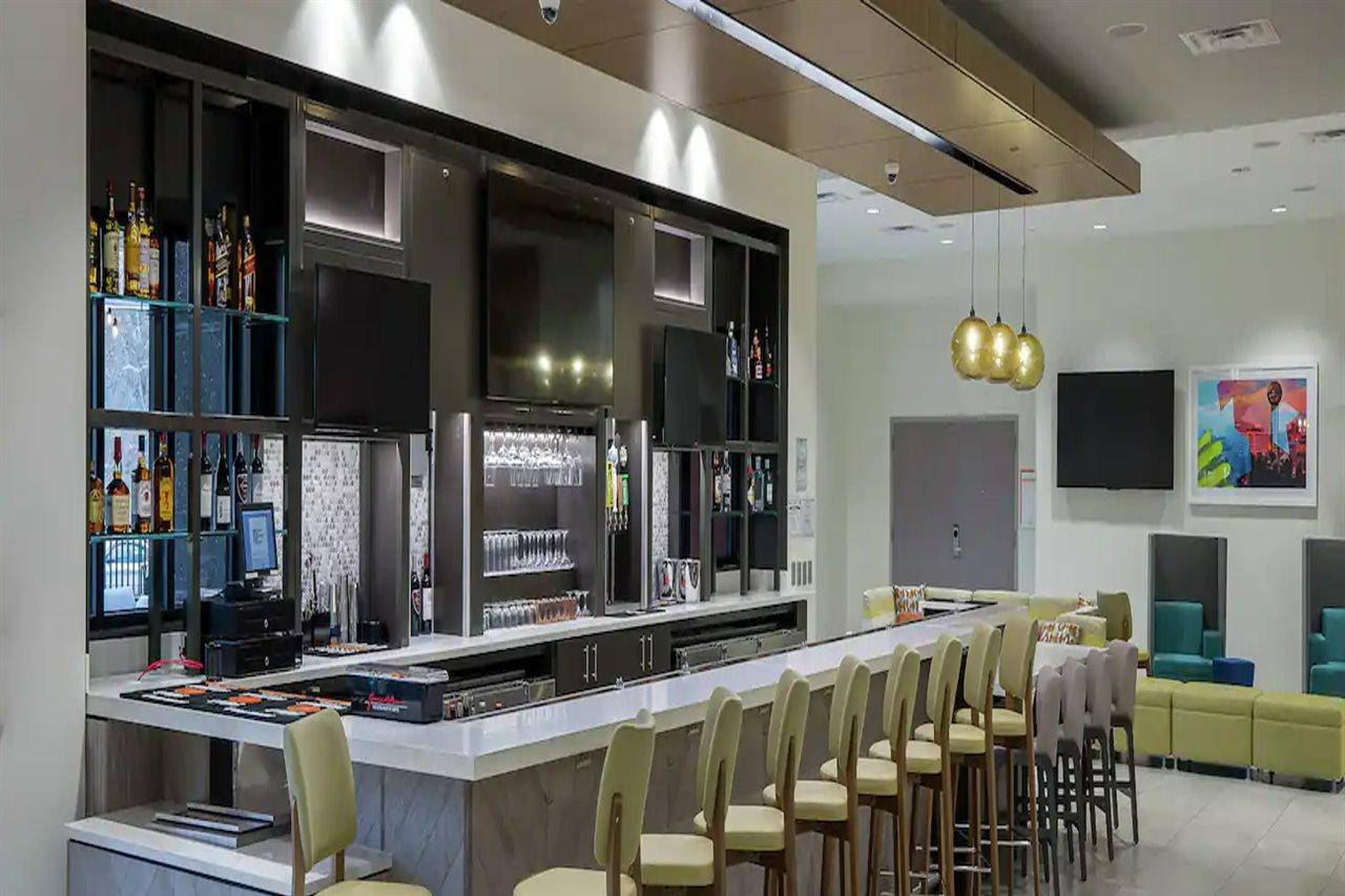 Hilton Garden Inn Pomona, Ca Eksteriør billede
