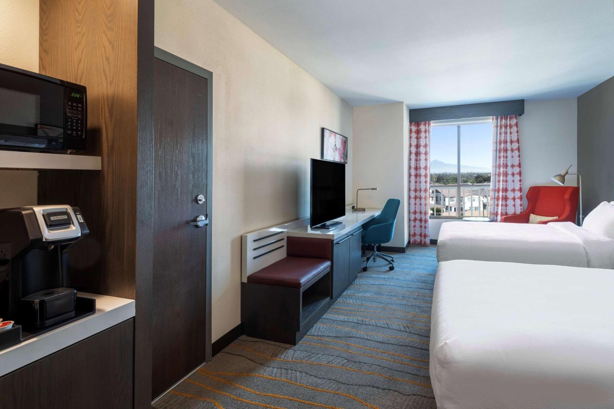 Hilton Garden Inn Pomona, Ca Eksteriør billede