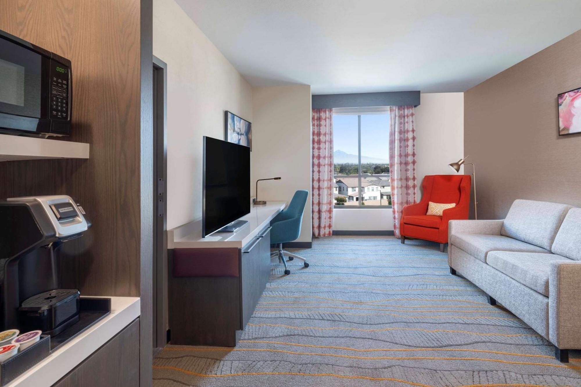 Hilton Garden Inn Pomona, Ca Eksteriør billede